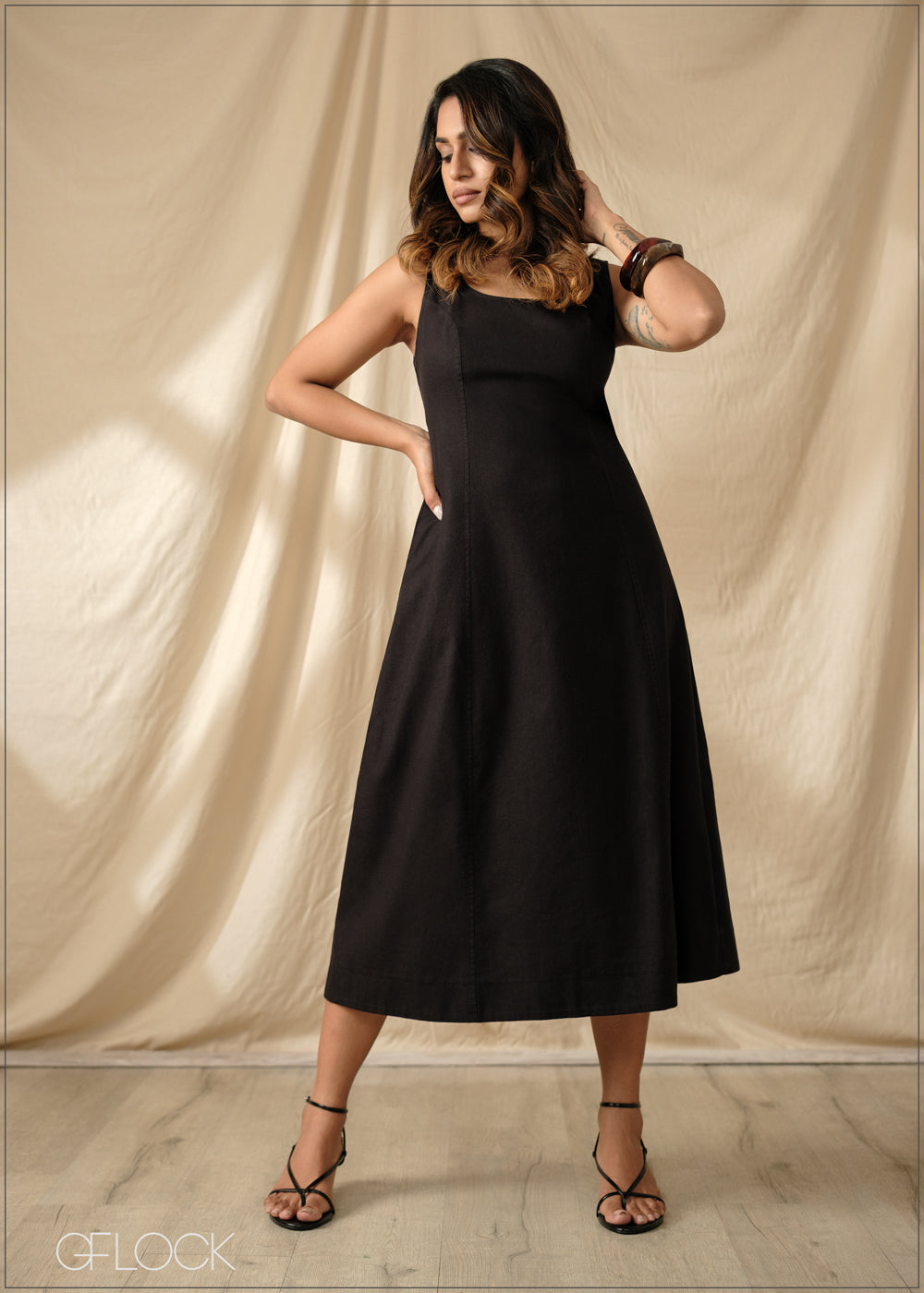 Sleeveless Midi Dress - 280925