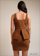 Square neck, pocket detailed sleeveless waistcoat