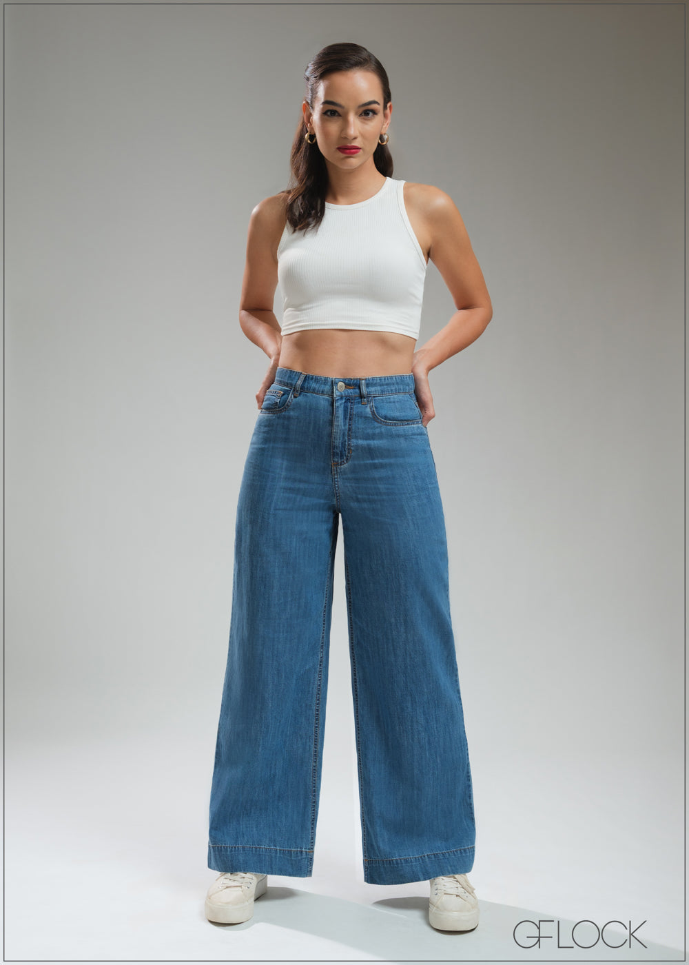 Light Wash Wide Leg Jean - Short Length - 210925