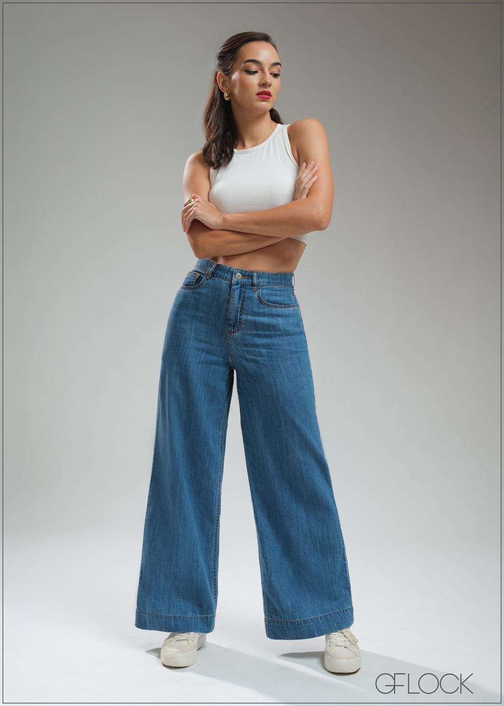 Light Wash Wide Leg Jean - Short Length - 210925